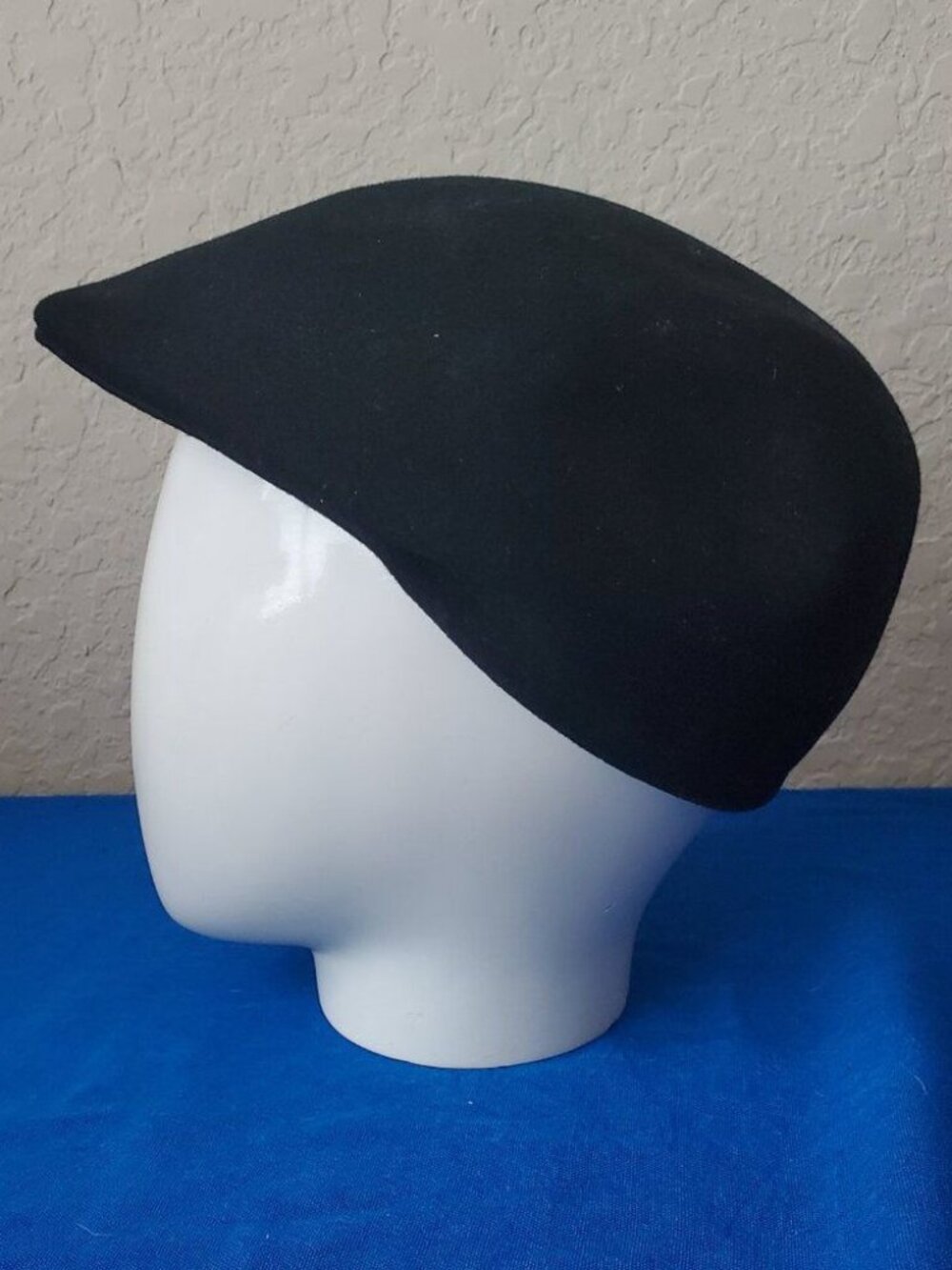 VTG Country Gentleman Classic BLACK Wool Cabbie Cap Hat Men's M